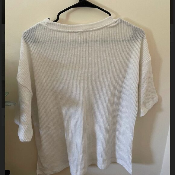 3/$30 Luca and Grae White Ribbed Tee Shirt Top - Picture 4 of 5